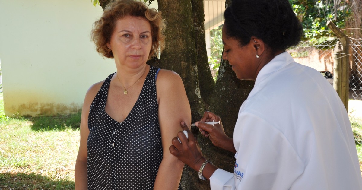 Zona rural de Itaperuna, RJ, recebe imunização contra febre amarela - Globo.com