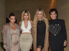 Kim Kardashian, Kylie Jenner e Khloe Kardashian exibem curvas