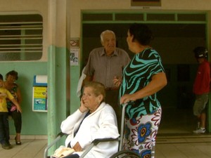 Moradores reclamam de atendimento em postos de saúde de Aguaí (Foto: Oscar Herculano Jr/ EPTV) Moradores reclamam de atendimento em postos de saúde de Aguaí (Foto: Oscar Herculano Jr/ EPTV)
