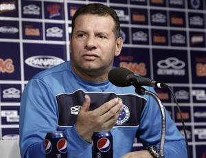 Celso Roth, técnico do Cruzeiro (Foto: Denilton Dias/ VIPCOMM)