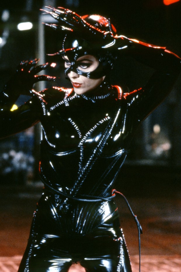 American actress Michelle Pfeiffer on the set of Batman Returns, directed by Tim Bruton. (Photo by Warner Bros. Pictures/Sunset Boulevard/Corbis via Getty Images) (Foto: Corbis via Getty Images)
