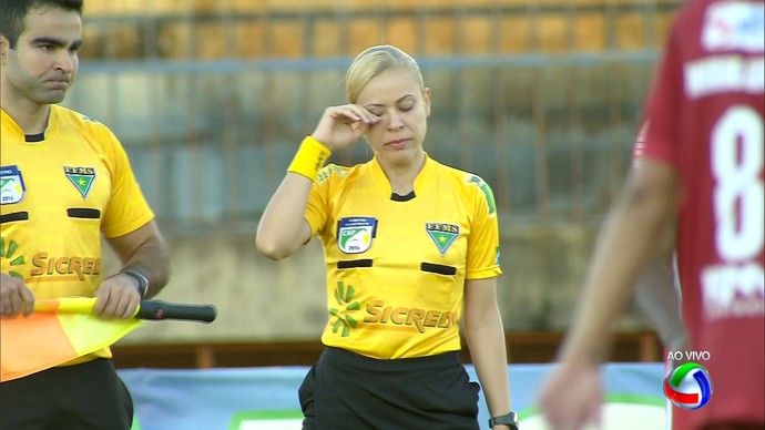 Assistente Vanessa de Abreu Amaral se despede dos gramados (Foto: Reprodução/TV Morena)