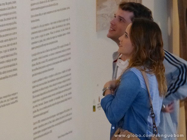 Mau e Malu passeiam no museu (Foto: Guerra dos Sexos / TV Globo)