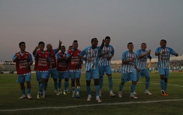 Jogadores do Paysandu comemoram o segundo gol da partida (Foto: Paulo Akira / O Liberal)