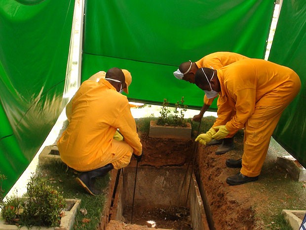 Corpo de Pernambuco estava enterrado no cemitério Jardim da Saudade, em Salvador, Bahia (Foto: Lílian Marques/ G1)