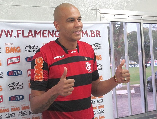 Alex Silva apresentação Flamengo (Foto: Janir Junior / Globoesporte.com) Alex Silva apresentação Flamengo (Foto: Janir Junior / Globoesporte.com)
