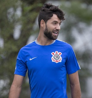 Após superar Dracena, ser campeão e chegar à Seleção, Felipe muda status