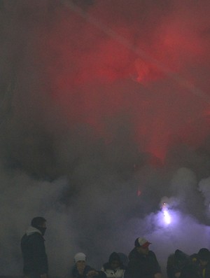 Torcida do Inter de Milão com sinalizadores, Inter de Milão x Milan (Foto: AFP)