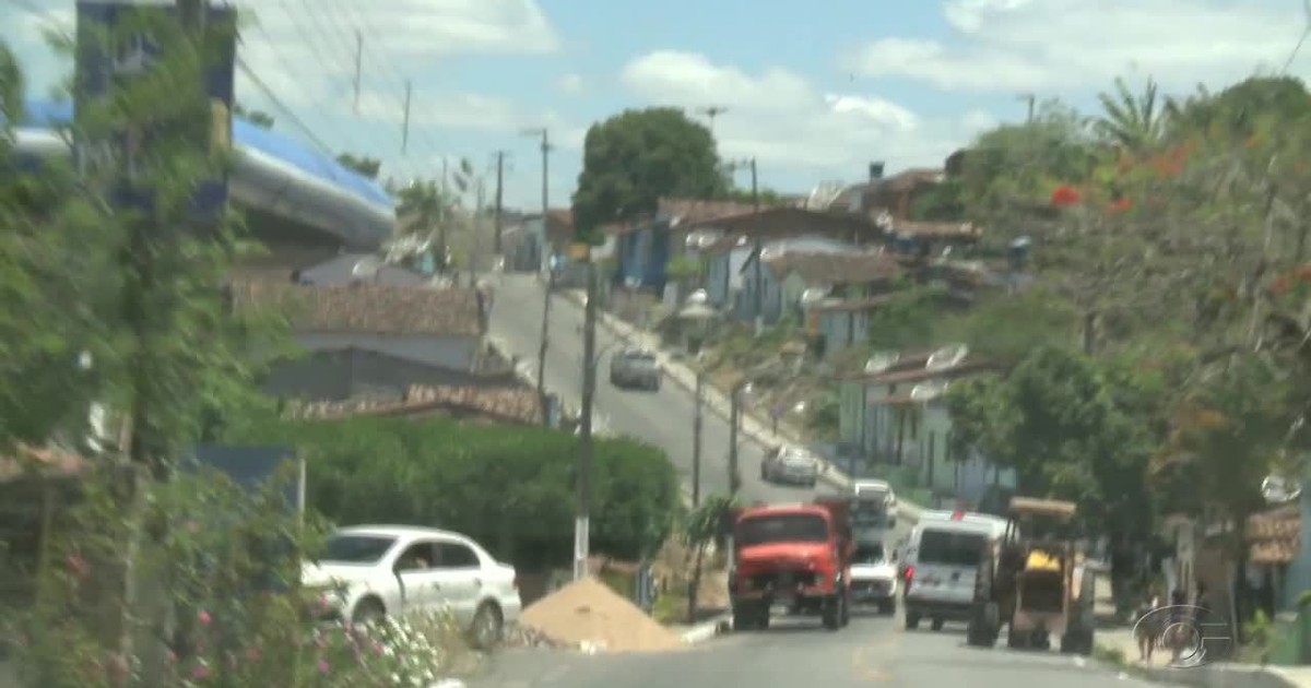 Operação da Casal flagra furtos de água em Palmeira dos Índios, AL - Globo.com