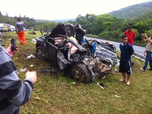 Motorista do caminhão disse que ficou sem freios (Foto: Fernando Parracho/RPC TV)