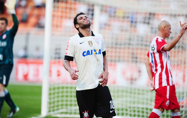 Ibson jogo Corinthians e Náutico (Foto: Marcos Ribolli / Globoesporte.com)