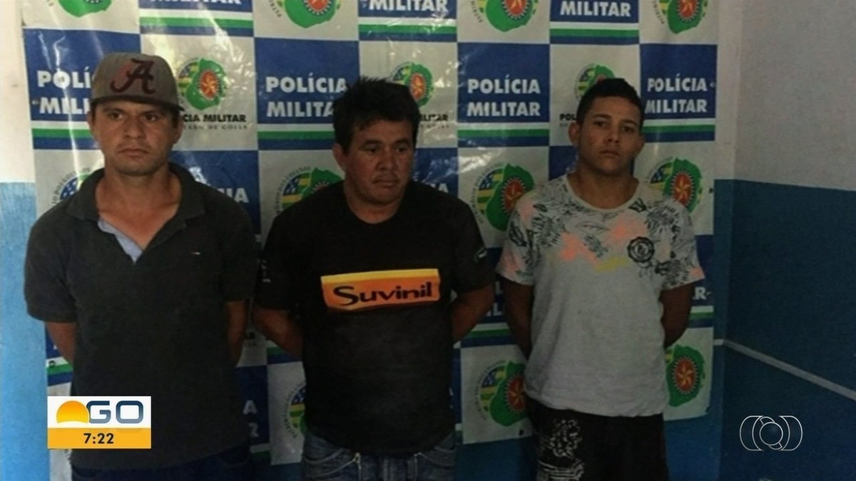 Trio Preso Suspeito De Matar Mais De Facadas Jovem Por D Vida