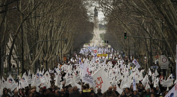 G Professores Protestam Contra Cortes Na Educa O Em Portugal