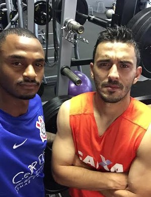 Corinthians tenta acordo salarial para contratar o volante Renê Júnior