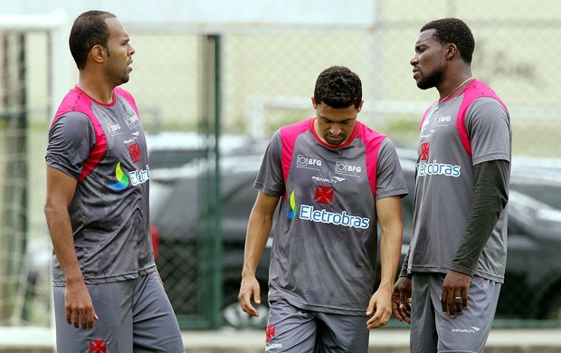 Alecsandro, Eder Luis e Tenório no treino do Vasco (Foto: Cezar Loureiro / Agência O Globo)