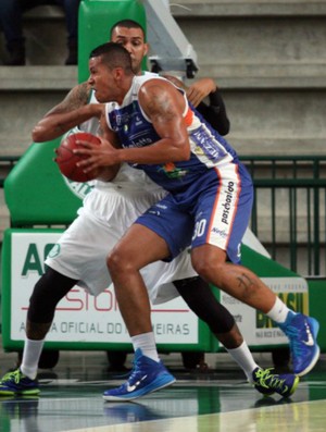 Campeão das Américas, Bauru bate Palmeiras e atinge recorde no NBB