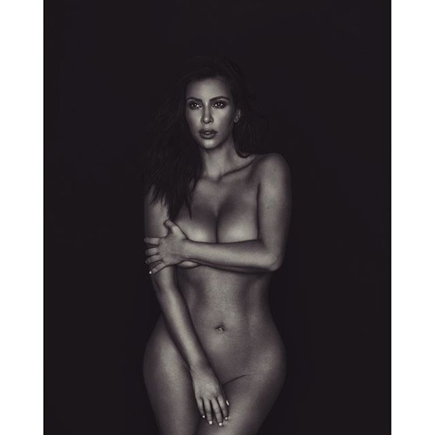 Kim Kardashian posta nova selfie nua (Foto: Reprodução/Twitter) Kim Kardashian posta nova selfie nua (Foto: Reprodução/Twitter)