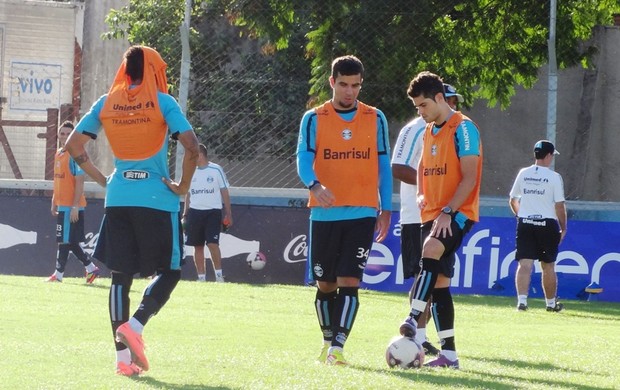grêmio treino andré lima leandro miralles (Foto: Lucas Rizzatti/Globoesporte.com)