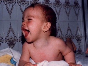 Operação de fertilização da mãe, Ilza Caldeira, foi realizada por Milton Nakamura, médico falecido em 1997 (Foto: arquivo pessoal)