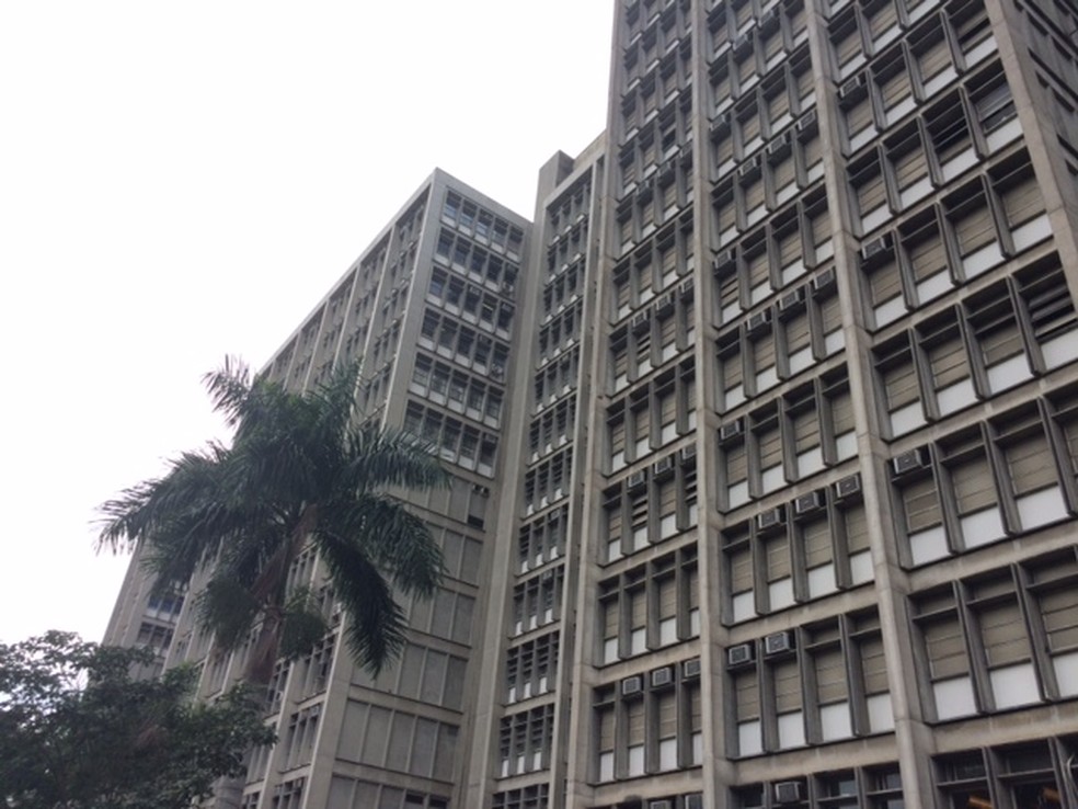 Fachada do prédio principal da Universidade Estadual do Rio de Janeiro, a Uerj (Foto: Cristina Boeckel/ G1)