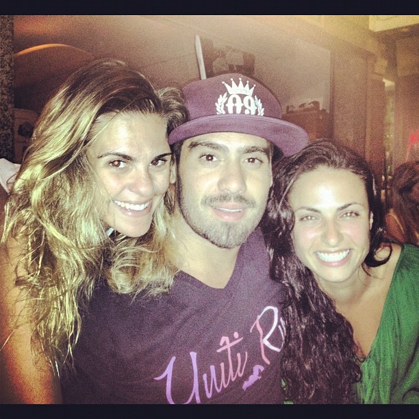 Ex-BBB Yuri com Livia Lemos e uma amiga (Foto: Instagram/ Reprodução)