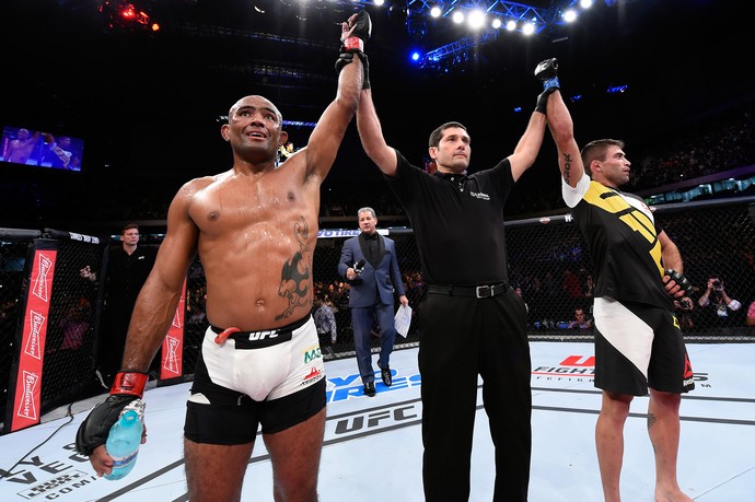 Serginho Moraes x Luan Chagas UFC 198 (Foto: Getty Images)