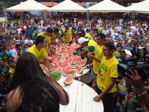 Evento reúne também o maior comedor de melancia (Foto: Campo Maior em Foco)