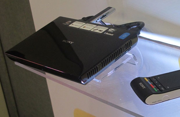 Internet Player Sony é o aparelho que leva internet e a Google TV para os televisores (Foto: Gustavo Petró/G1)