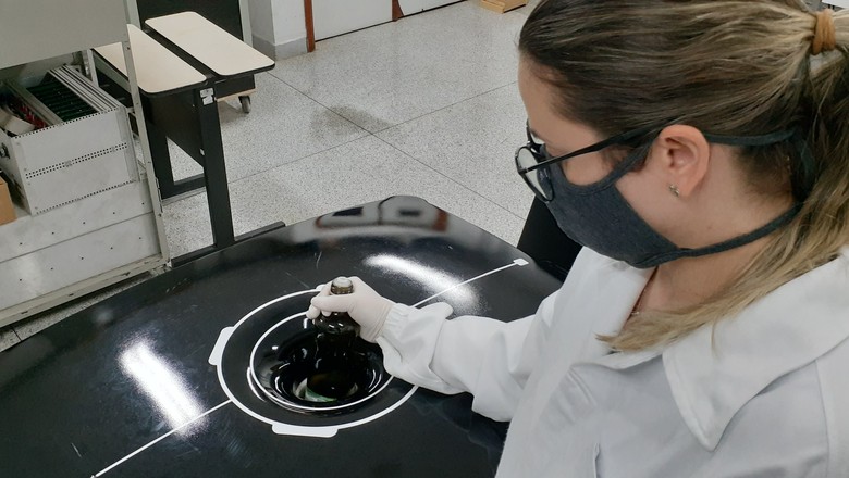 Ressonância magnética para detectar fraude em azeite de oliva (Foto: Embrapa/Divulgação)