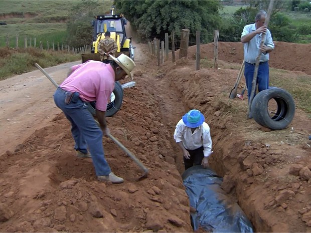 Se projeto funcionar, Prefeitura em Elói Mendes estuda usar pneu em esgoto sanitário (Foto: Reprodução EPTV)