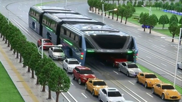 Ônibus da China (Foto: BBC)