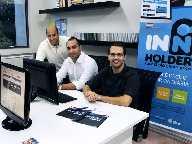 Francisco, Leandro e Felipe são donos da startuo InnHolder, sistema que permite usuário dar lance no valor de dárias em hoteis cadastrados (Foto: InnHolder/Divulgação)