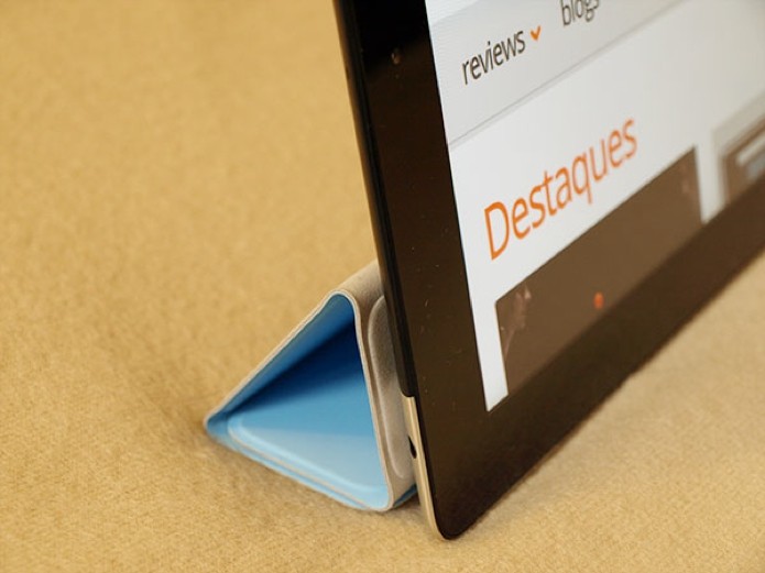 Smart Cover: além de uma capa inteligente, serve de apoio ao iPad 2 (Foto: Alessandro Salvatori) Smart Cover: além de uma capa inteligente, serve de apoio ao iPad 2 (Foto: Alessandro Salvatori)