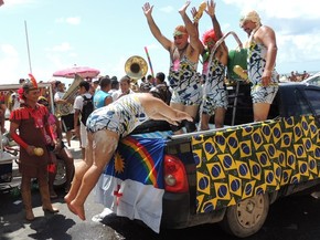 Virgens De Verdade Agitam Domingo De Previas Na Orla De Olinda Carnaval 2014 Em Pernambuco G1