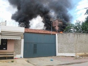 Muita fumaça  (Foto: Fabiana Conrado/G1)