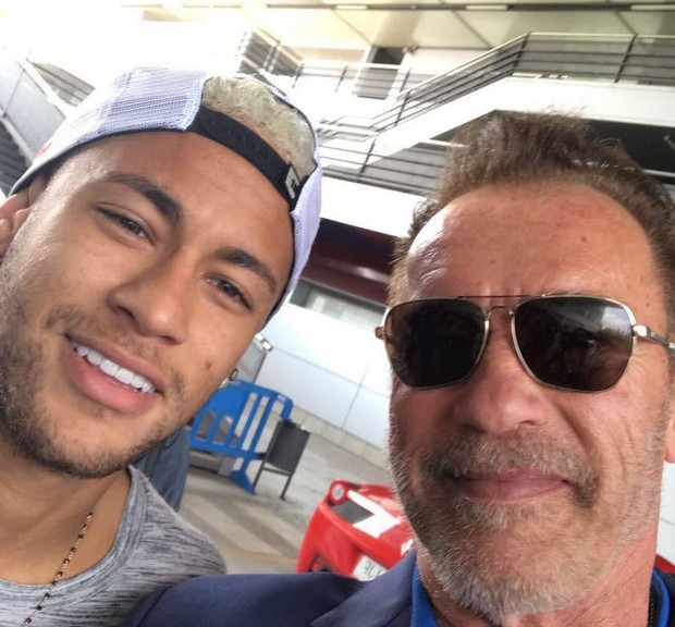 Neymar e Arnold Schwarzenegger juntos em Barcelona (Foto: Reprodução/Instagram)
