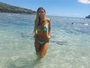 Carolina Potaluppi posa de biquíni e se despede do Havaí: 'Inesquecível'