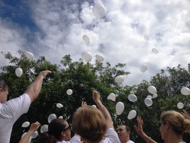 Resultado de imagem para balões brancos caminhada da paz