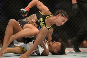 Tecia Torres Angela Hill UFC 188 (Foto: Getty Images)