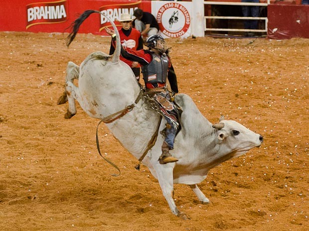 Davi Henrique Andrade conquista o título de 'Iron Cowboy' e a vaga para o mundial em Las Vegas (Foto: Érico Andrade/G1)