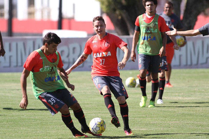 Adryan treino Flamengo (Foto: Gilvan de Souza/Flamengo)