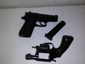 Armas apreendidas pela polícia durante ação em Jacareí. (Foto: Divulgação/Baep)