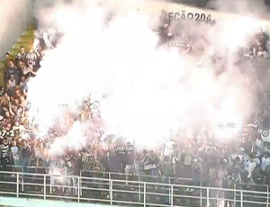 Torcida Corinthians; Vila, sinalizadores (Foto: Reprodução/SporTV)