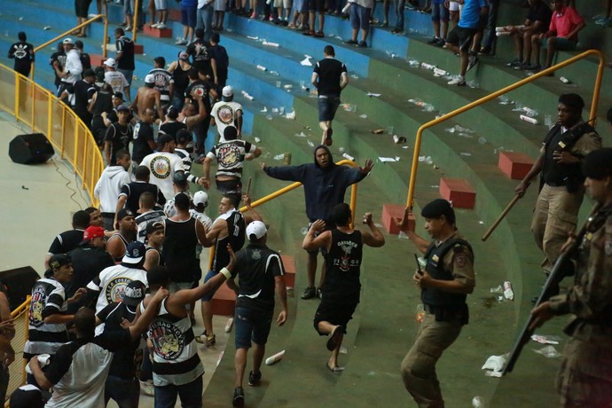 Confusão Orlândia x Corinthians, Liga Nacional de Futsal (Foto: Enerson Cleiton)