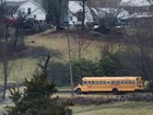 Estudantes de Newtown voltam às aulas após massacre em escola