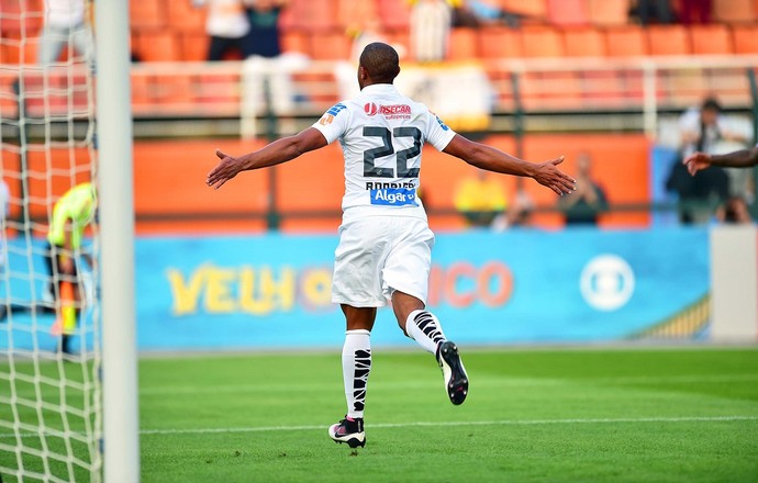 Rodrigão comemora gol Santos X São Paulo (Foto: Marcos Ribolli) Rodrigão comemora gol Santos X São Paulo (Foto: Marcos Ribolli)