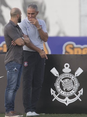 Reunião na CBF gera apreensão no Corinthians por chance de perder Tite