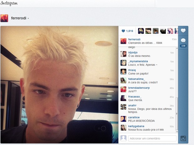 Di Ferrero, líder do NX Zero, mostra novo visual com cabelos descoloridos em seu perfil no Instagram nesta sexta-feira (18). 'Clareando as ideias', ele escreveu. (Foto: Reprodução / Instagram)
