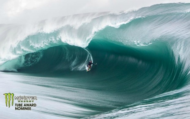 surfe Everaldo Pato no Taiti (Foto: Fred Pompermayer / XXL)
