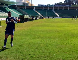 Fabrício treina para voltar ao time do Guarani (Foto: Murilo Borges / Globoesporte.com)